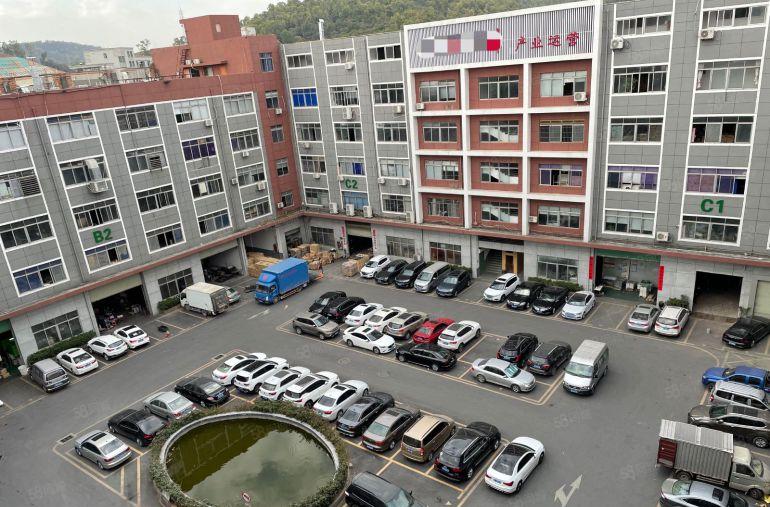 原房东龙东地铁口新出楼上500平精装修办公室仓库厂房出租