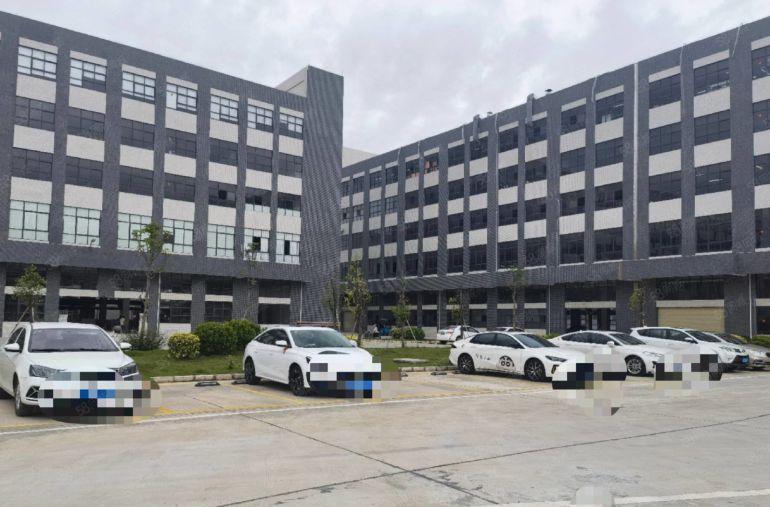 坂田北科技园新出楼上1000平现成装修办公室仓库厂房出租