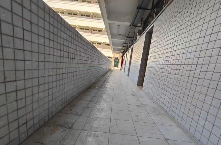 公寓包租 龙岗靠近路边宿舍楼138间 可改造成276间合同久