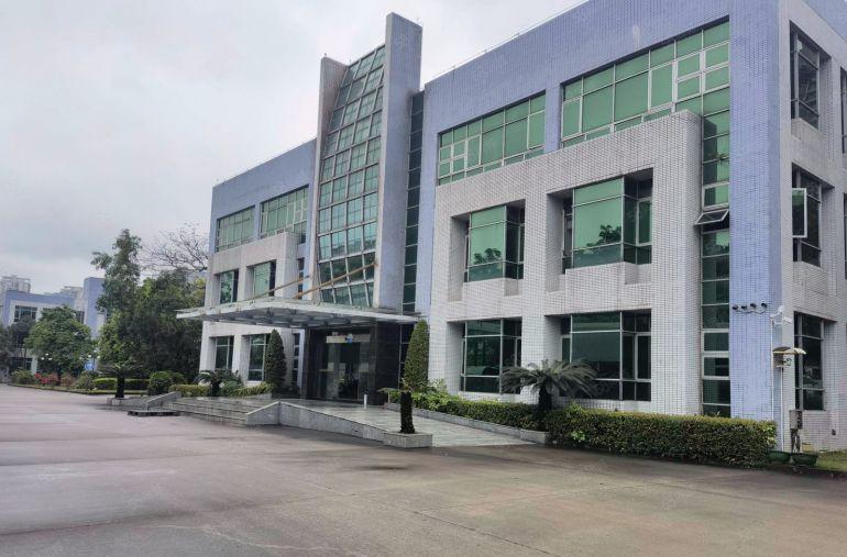 横岗六约地铁口新出楼上500平现成办公室仓库厂房低价出租