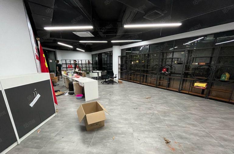 平湖华南城300平500平800平厂房车间装修仓库直播间出租