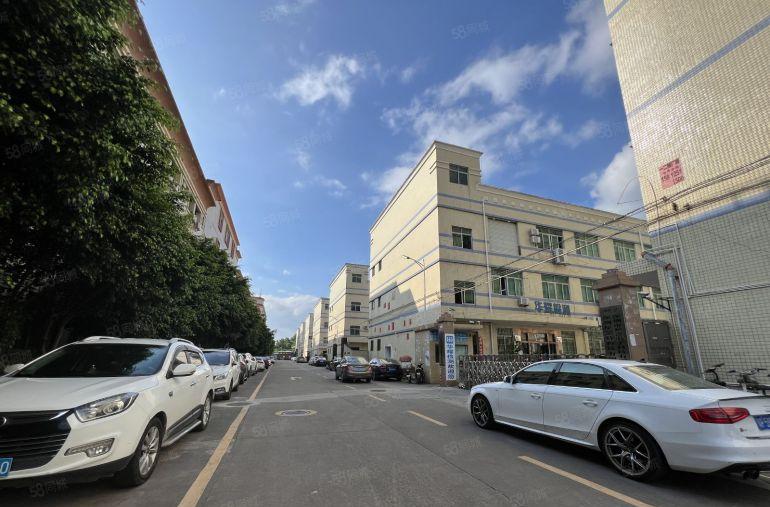 平湖华南城附近1800平原房东花园式园区厂房出租