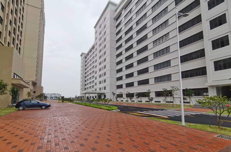 18元起租横岗六约地铁口附近厂房出租200平方起分一楼仓库招