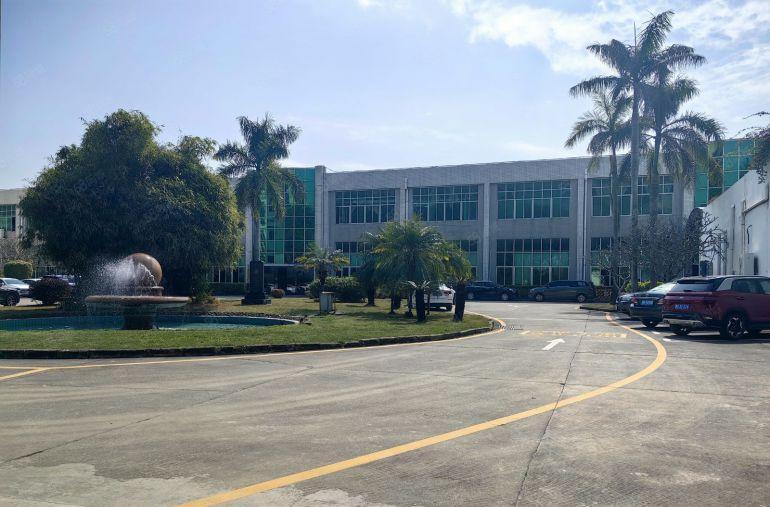 坪地高桥工业园区原房东红本一楼2000平方层高6米大小可分租