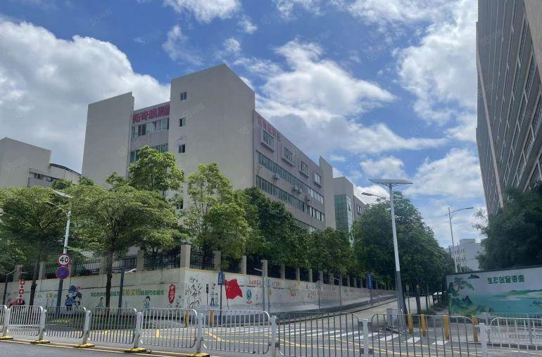 龙岗坪地低碳城地铁口附近1000平原房东精装厂房实际面积出租