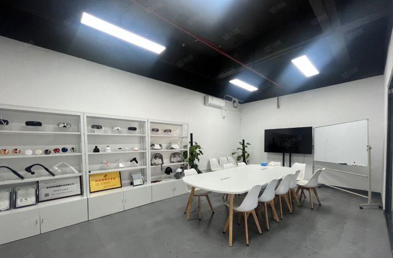 龙岗中心城原房东厂房出租1200平方，精装办公室车间