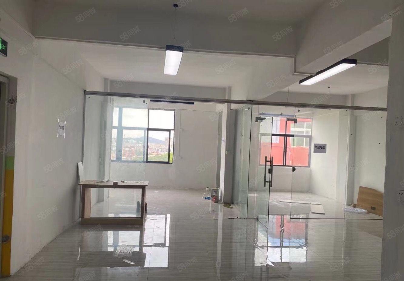 龙岗区龙东业主直租，看房方便，价格可谈，园区配套完善