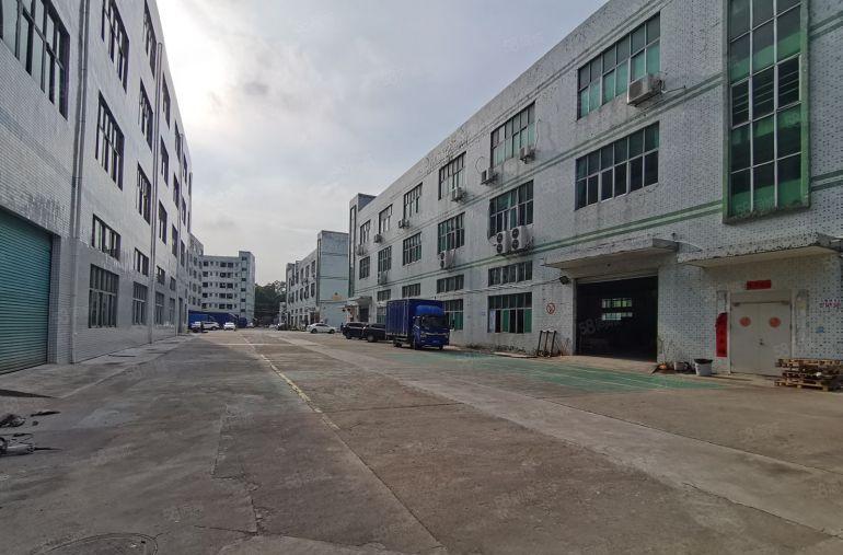 平湖华南城地铁口工业区2000平标准厂房出租仓库招租可办环评