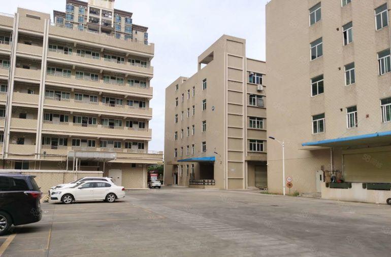 交通便利平湖华南城地铁口附近厂房一楼仓库出租转租形象好