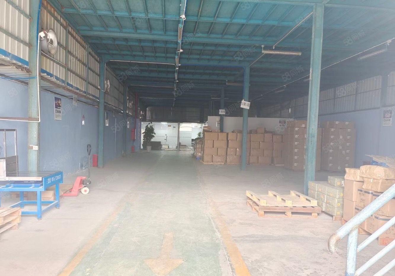 坂田地铁站新出一楼标准厂房600平出租