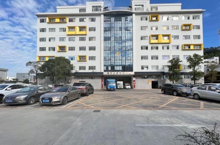 横岗原房东一楼红本实际面积出租有装修带卸货台能办环评！