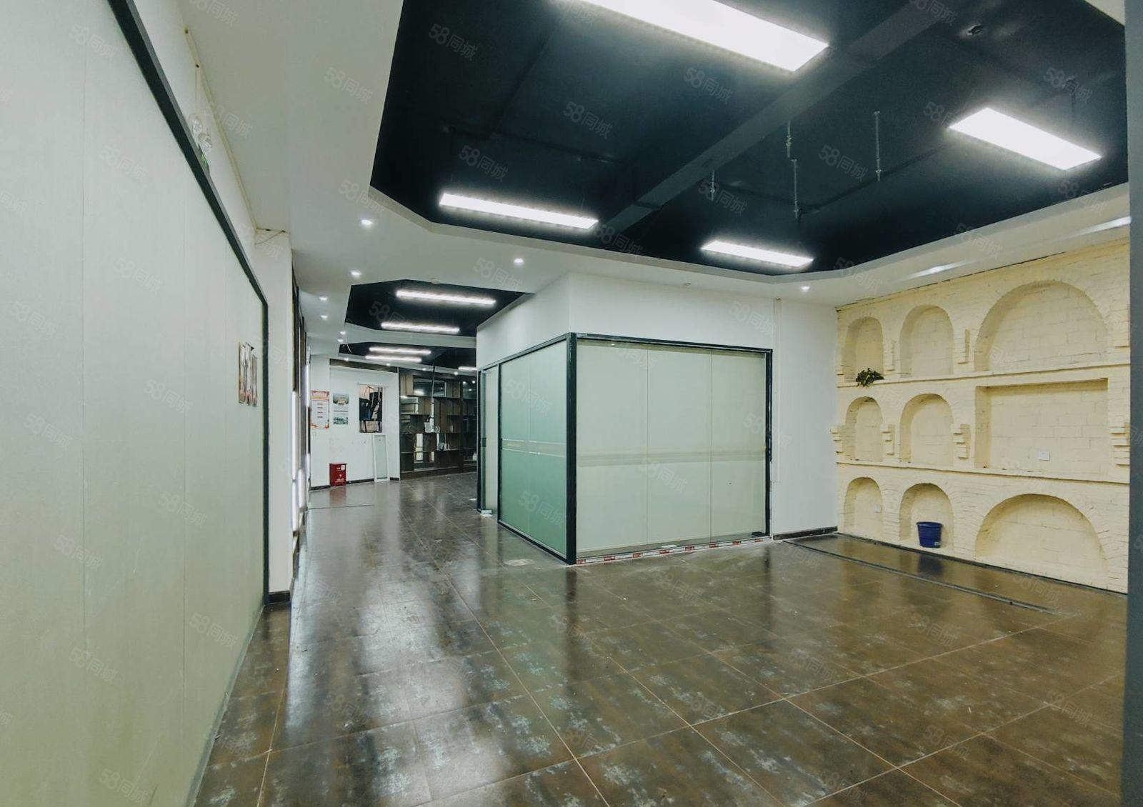 坂田光雅园地铁旁独栋3层1300平，正对马路适合商业办公培训