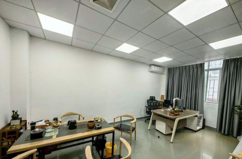 龙城广场地铁口电商园一楼500平方精装修办公室仓库大小可分租