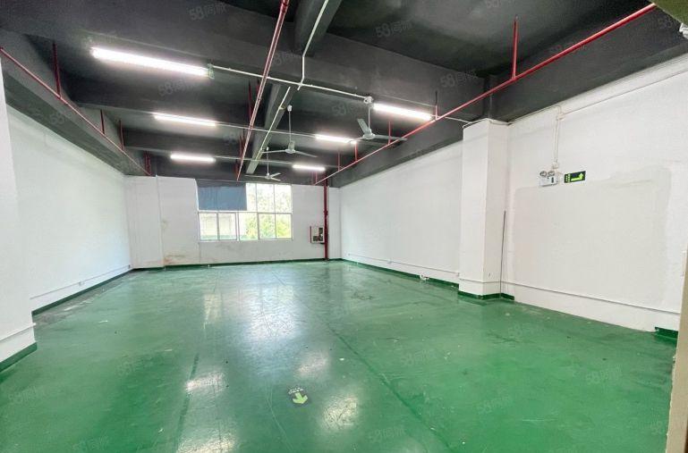 坂田科技城学校旁，楼上厂房，仓库出租