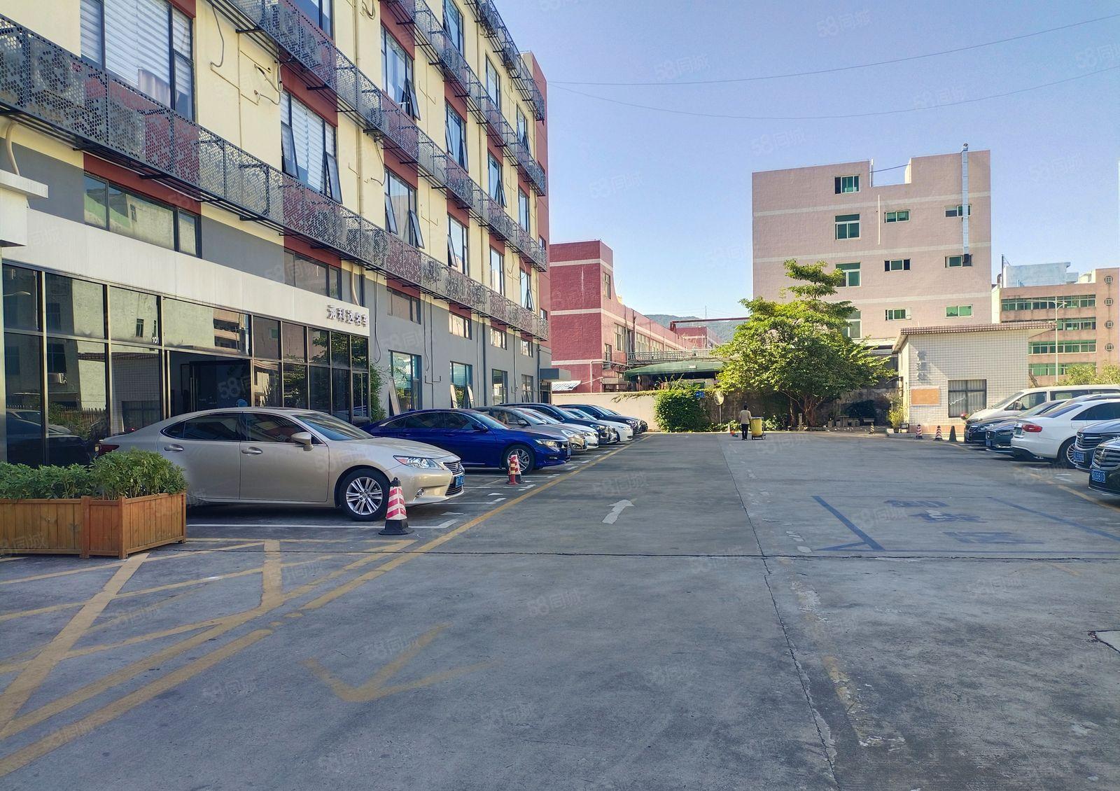 布吉原房东带红本高新园区独栋15层 共5535平米可分租。