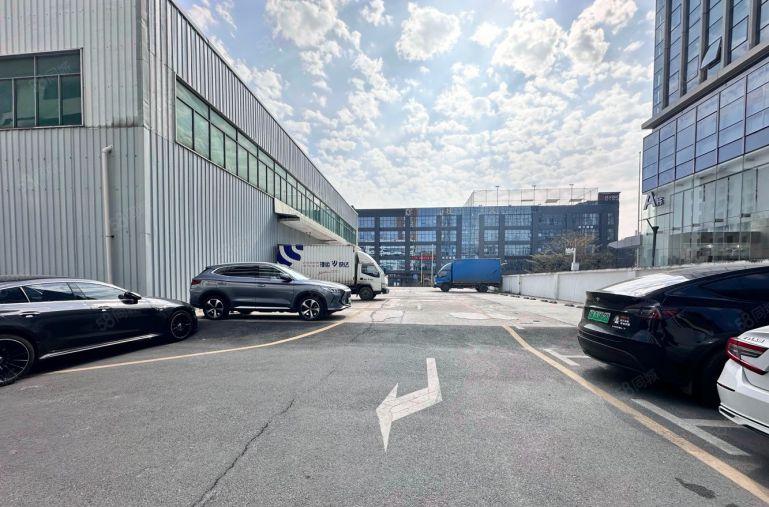 坂田雪象地铁口电商园办公室仓库厂房出租，100平起租