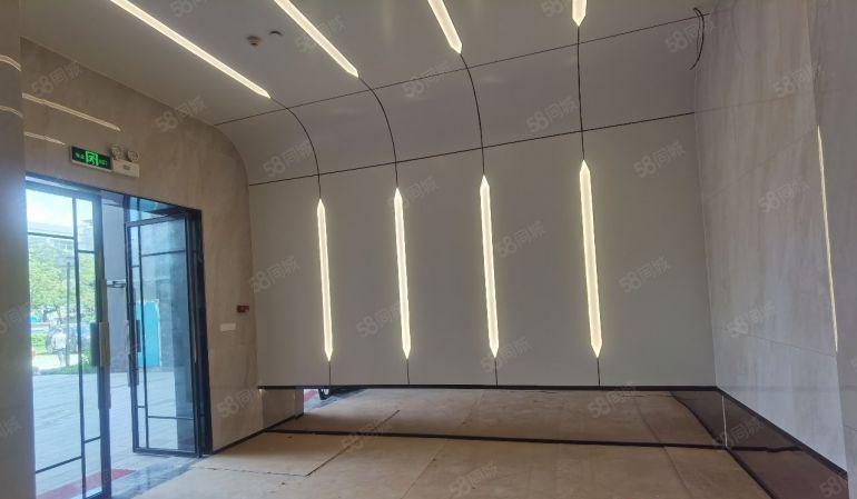 深圳龙岗平湖独立研发综合楼6650平方可分租共9层