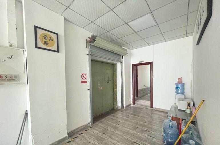 出租横岗安良原房东精装服装厂800平米，水电齐全无公摊