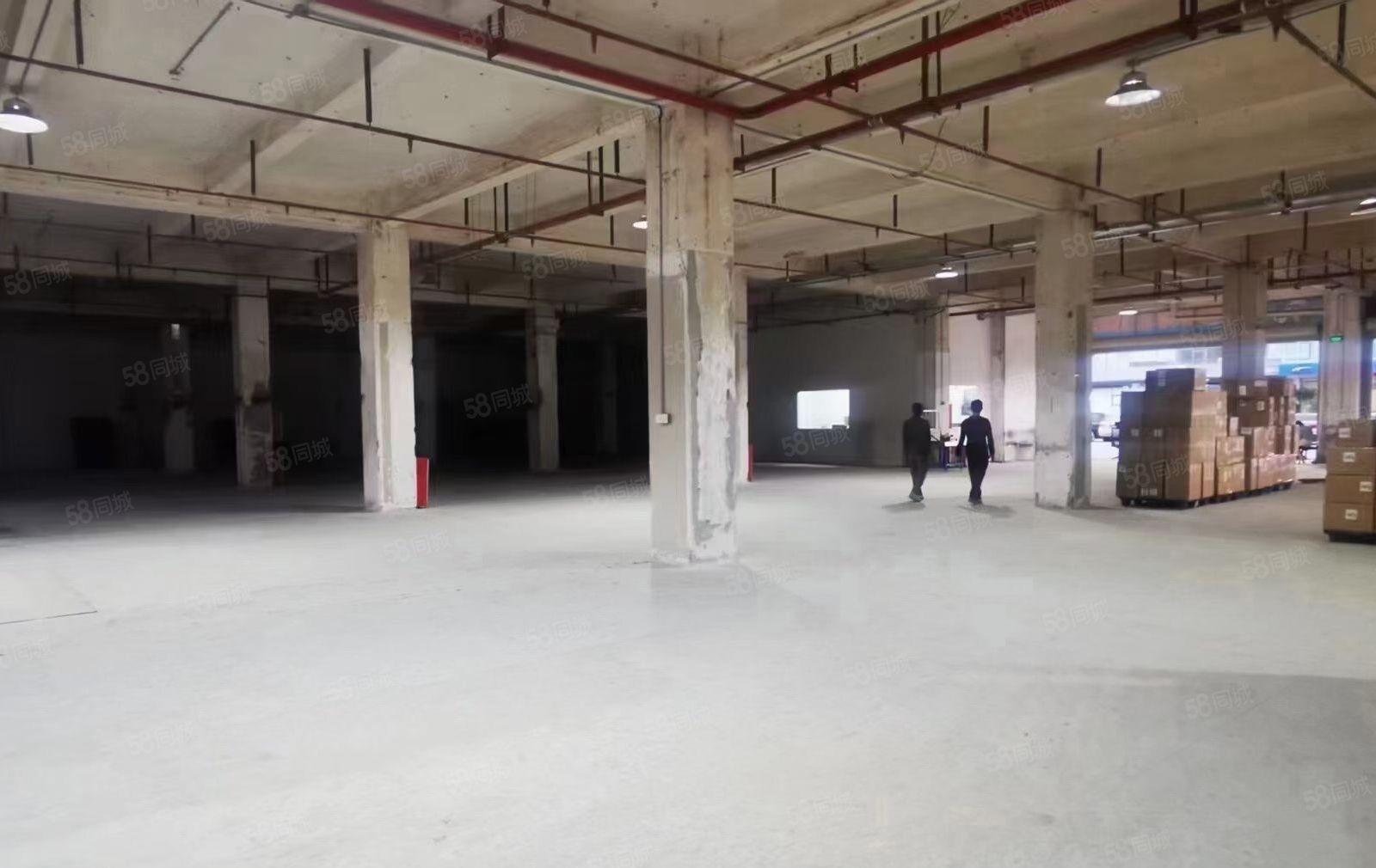 坂田华为地铁口一楼2300平可分租空地大