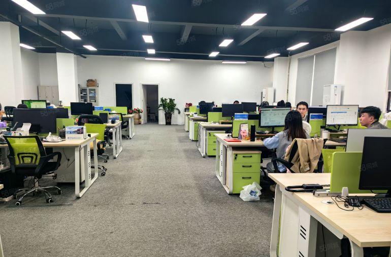 宝龙地铁口原房东3楼200平方精装修办公室厂房仓库大小可分租