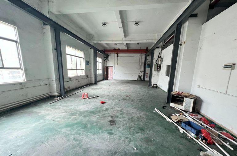 龙岗区坪地街道一楼300平带装修厂房实际面积低价出租带行车