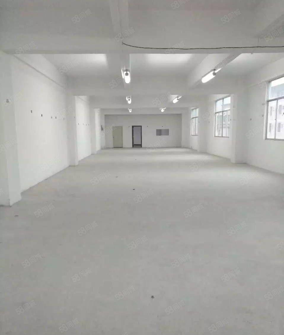 25元六约地铁口附近一二楼带装修800平900平