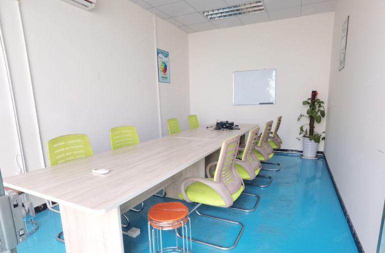 龙岗中心城地铁口厂房580至2000平方仓库出租带精装修车间