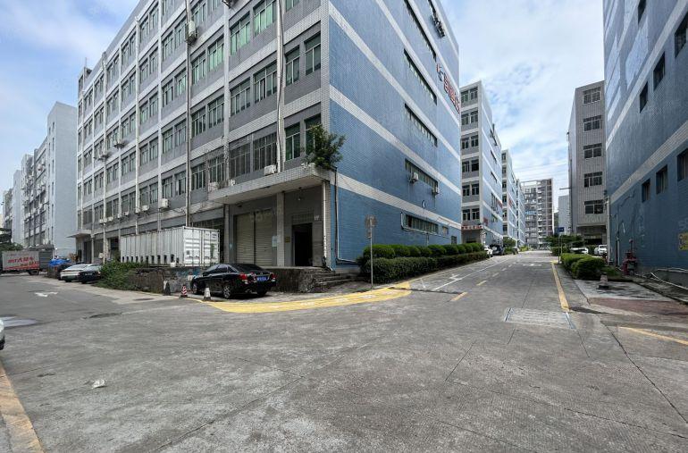 龙岗中心城原房东工业园楼上1000平带装修办公室厂房出租