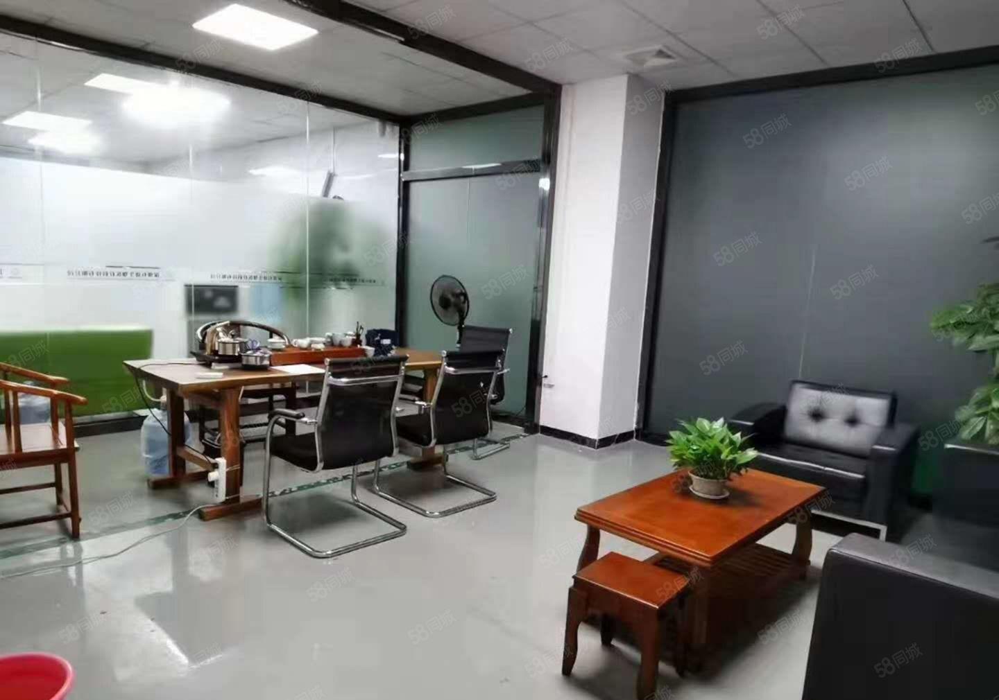 横岗地铁口精装修楼上850平全新地坪漆，带办公室拎包入住