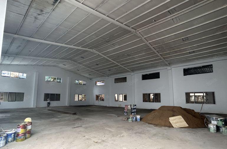 层高8米坂田地铁口1200平钢结构厂房门口空地大使用率高可分