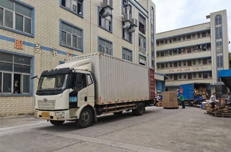 平湖辅城坳工业区独门独院8800平标准厂房出租300平起分