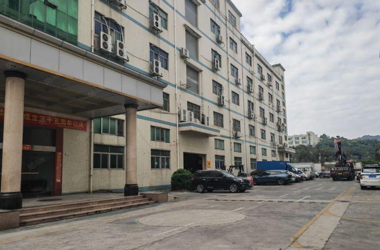 深圳龙岗区平湖上木古地铁口厂房出租一楼2000平红本原房东租