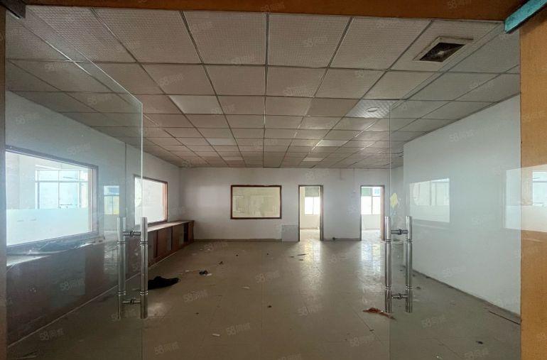 出租一手房东实际面积1200平精装，龙岗大道边地铁口500米