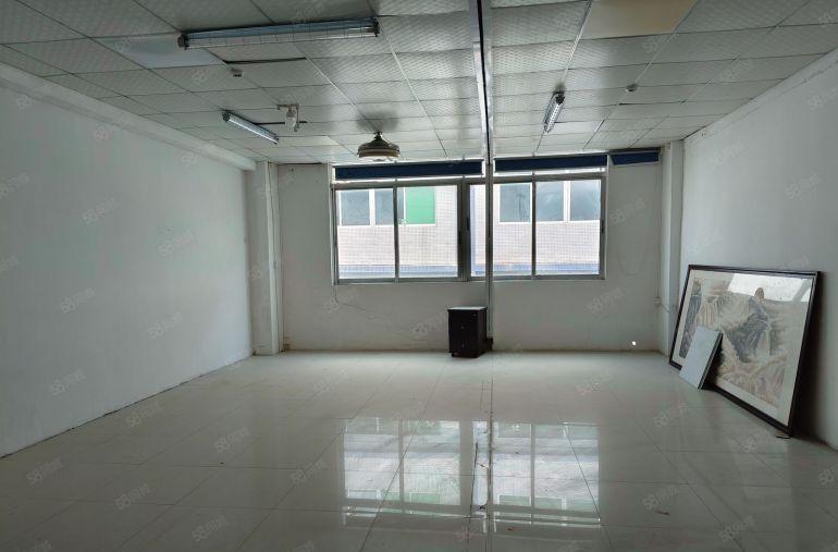 龙岗区坂田厂房出租楼上带红本面积800平