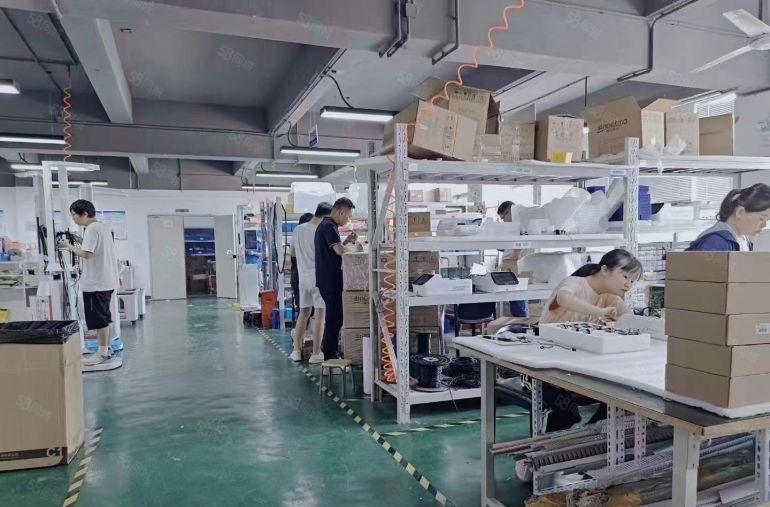 龙岗龙西带红本3楼200到2000平米精装修厂房出租 可分租