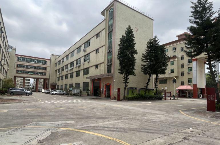 可分租，新生地铁口楼上1000平精装修带地坪漆办公室厂房出租