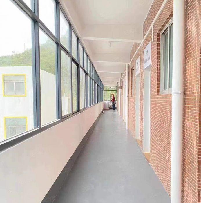 直租丨大运荷坳双地铁口丨可办公带宿舍停车场丨独门独院可分租