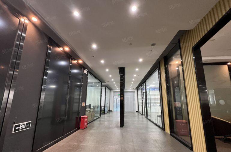 17元起租，龙岗吉祥地铁口一楼二楼带装修1500平。可以分租