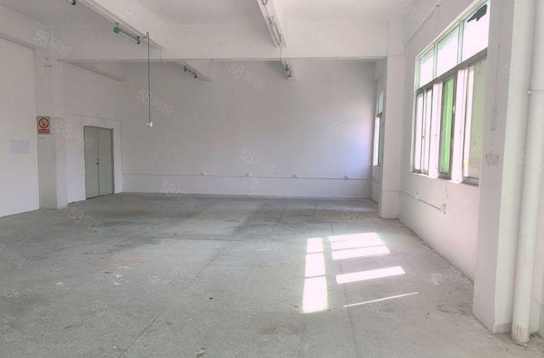 新生集银皮革广场旁280平厂房仓库出租5600元