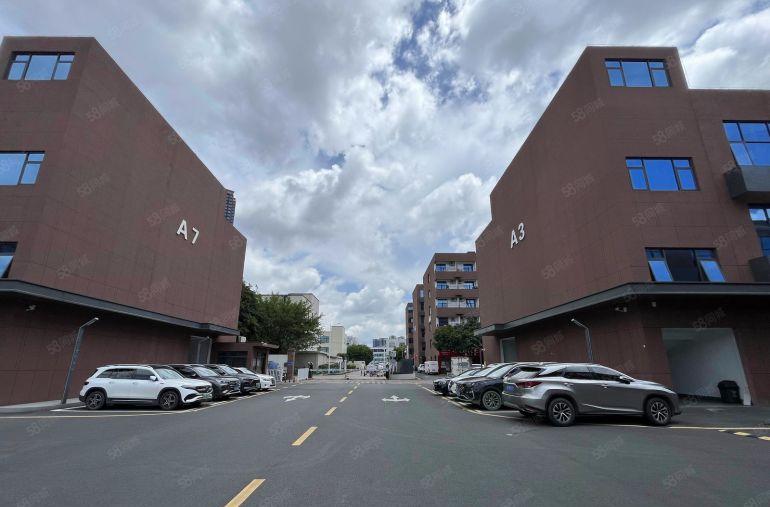 现成装修龙岗爱联地铁口楼上500平方精装修办公室仓库厂房出租