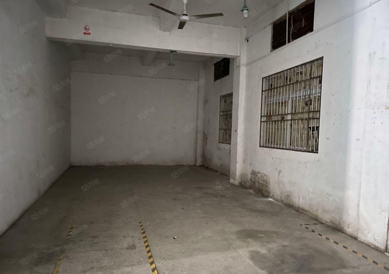 横岗地铁站附近一楼350平方水电现成带装修出租