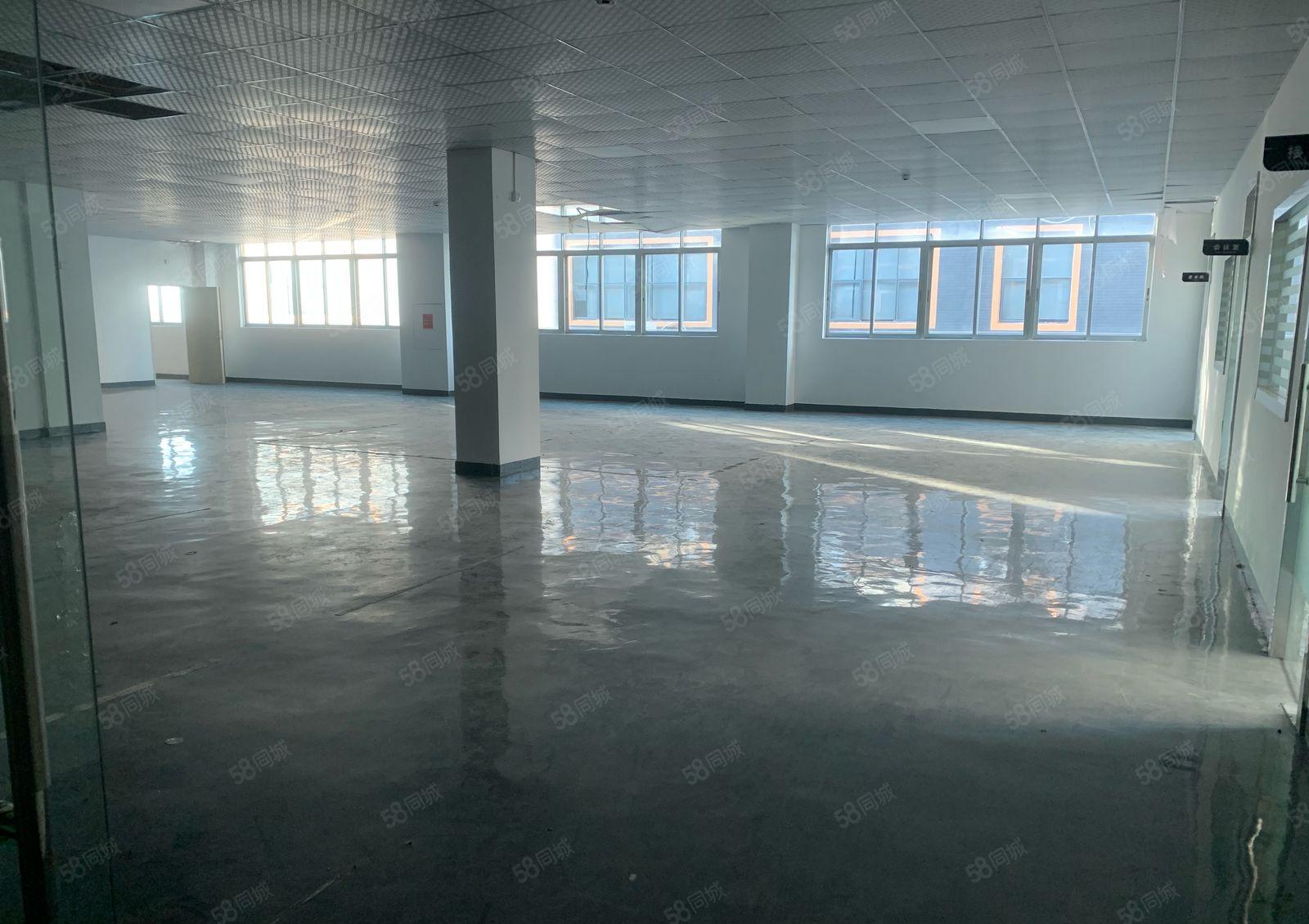 坂田华为地铁站电商园带装修整层1600平方厂房仓库出租