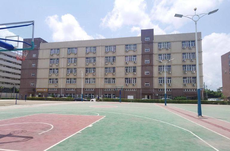 免租半年坪地高桥工业区1.2万平方红本厂房仓库出租可分租