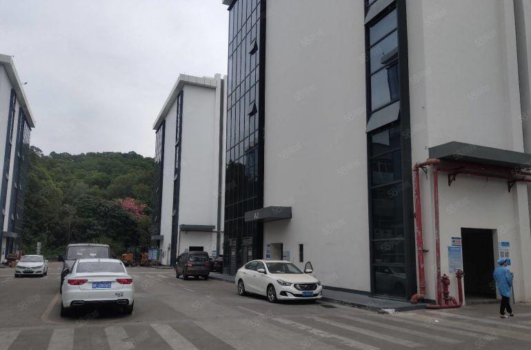 龙岗南联大工业区新出一楼二楼2180平精装修厂房出租可分租