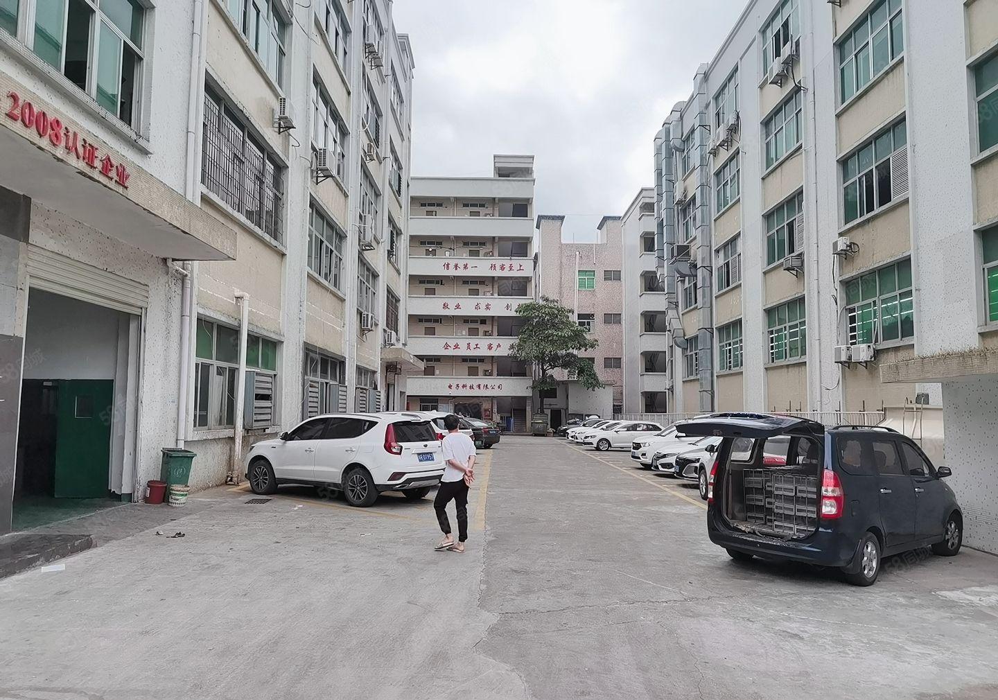 200平起分五联外环高速口新出标准厂房一楼厂房出租，水电齐全