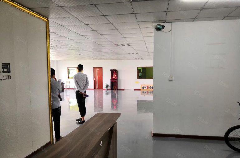 龙东地铁站300米原房东独门独院厂房7000平，大小可分租