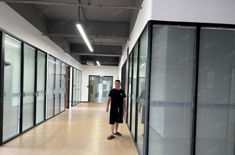 龙岗吉祥地铁站原房东新空3楼1500平精装修办公仓库厂房出租