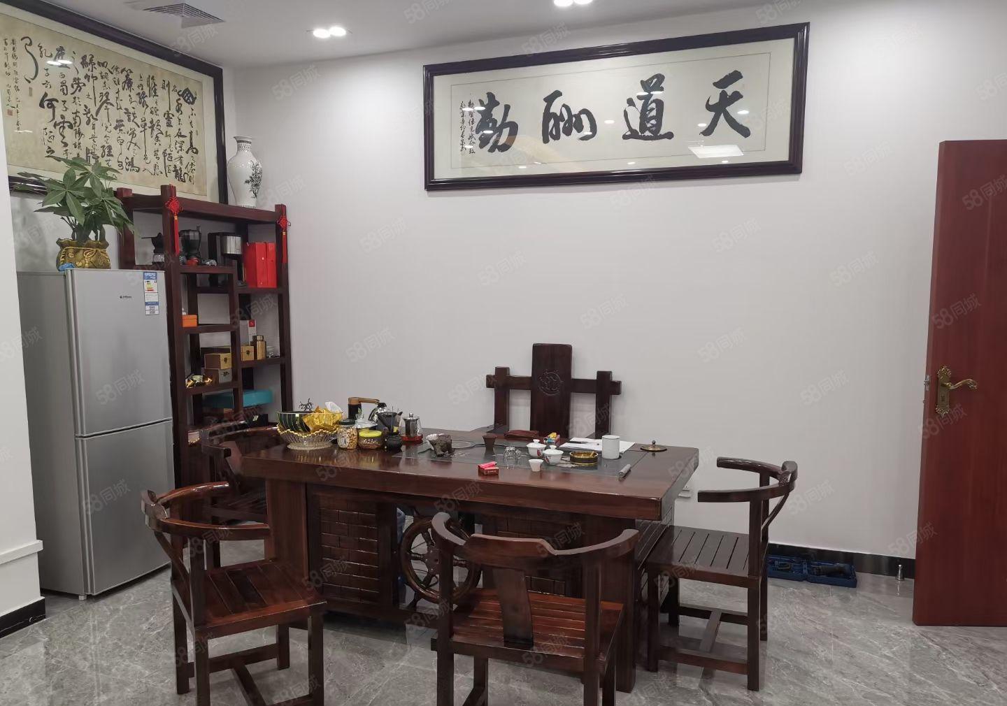 龙岗花园式楼上2000平方带精装修地坪招租 可分租可办环评