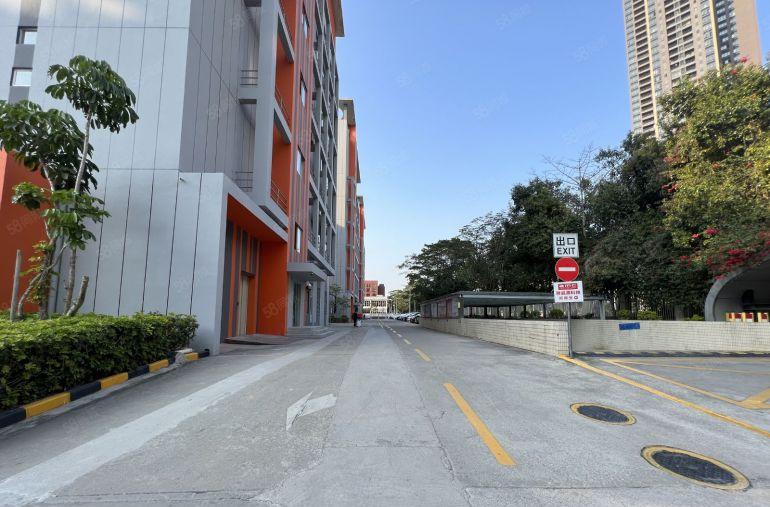 坂田布吉红本厂房全新园区新出3000平米带3台货梯低价出租