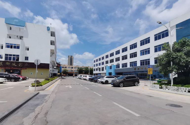 平湖辅诚坳标准厂房出租2000平可200平起分租单价20元